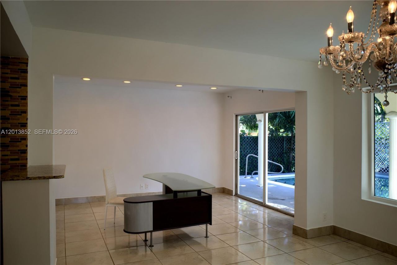 301 SW 5th St, Hallandale Beach, FL 33009 Photo