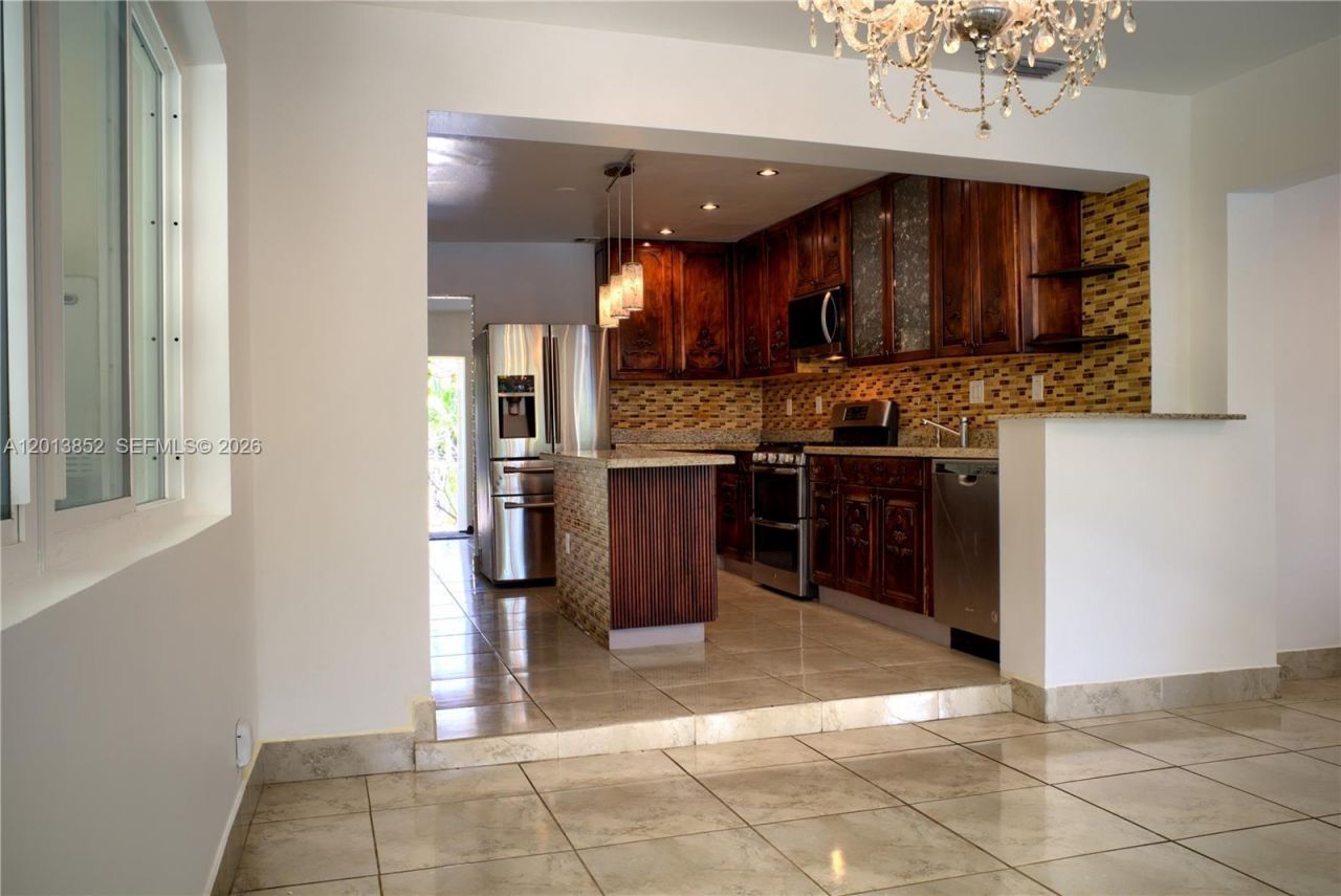 301 SW 5th St, Hallandale Beach, FL 33009 Photo