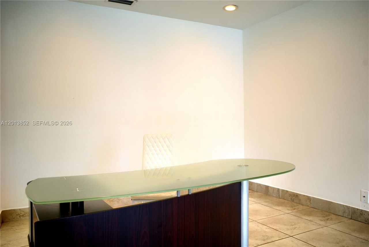301 SW 5th St, Hallandale Beach, FL 33009 Photo