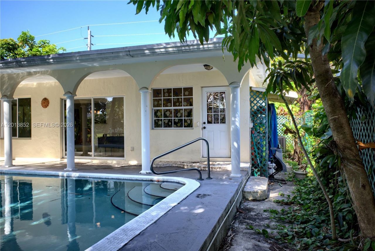 301 SW 5th St, Hallandale Beach, FL 33009 Photo
