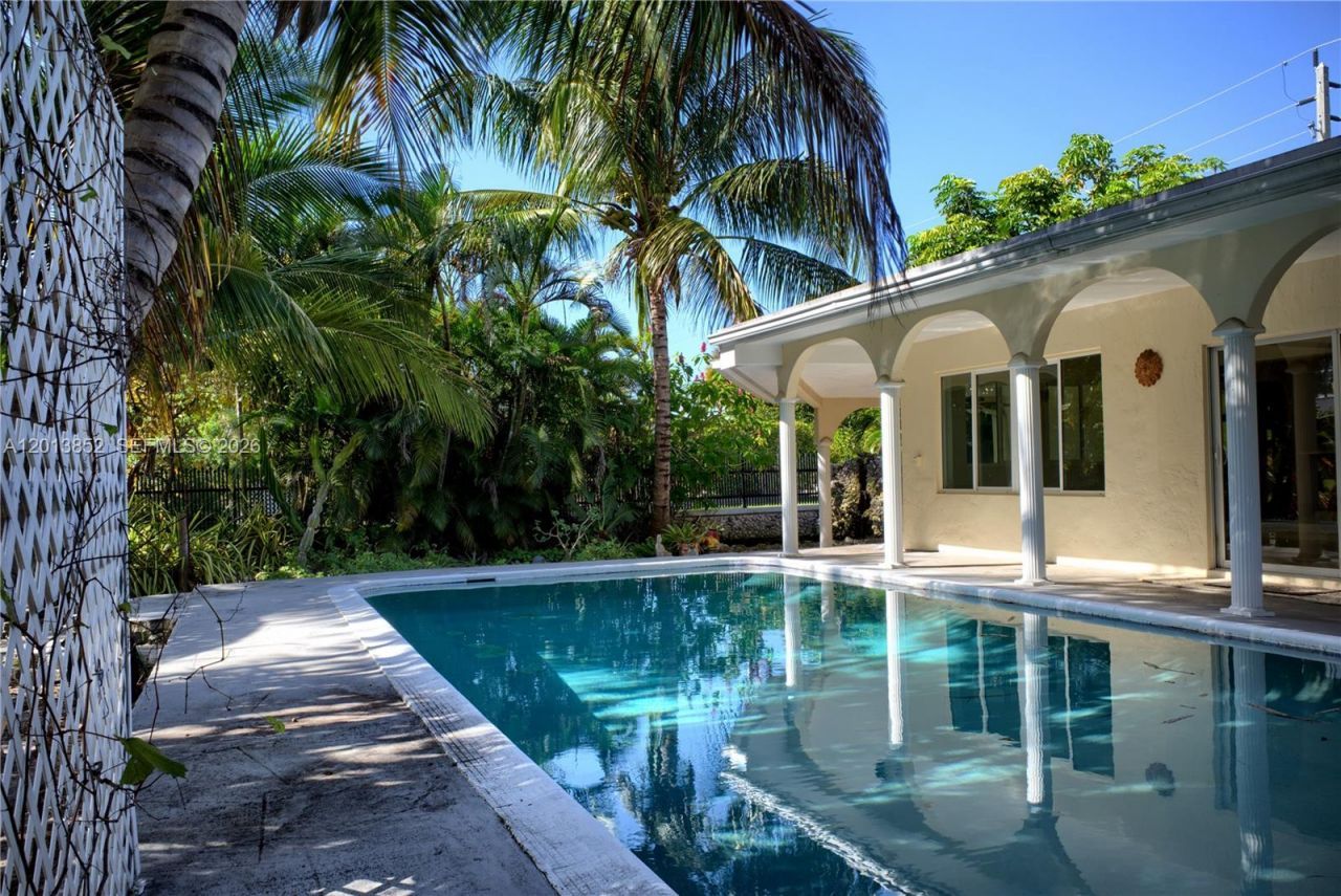 301 SW 5th St, Hallandale Beach, FL 33009 Photo