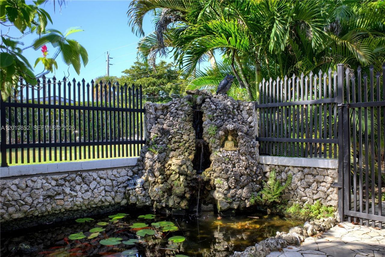 301 SW 5th St, Hallandale Beach, FL 33009 Photo