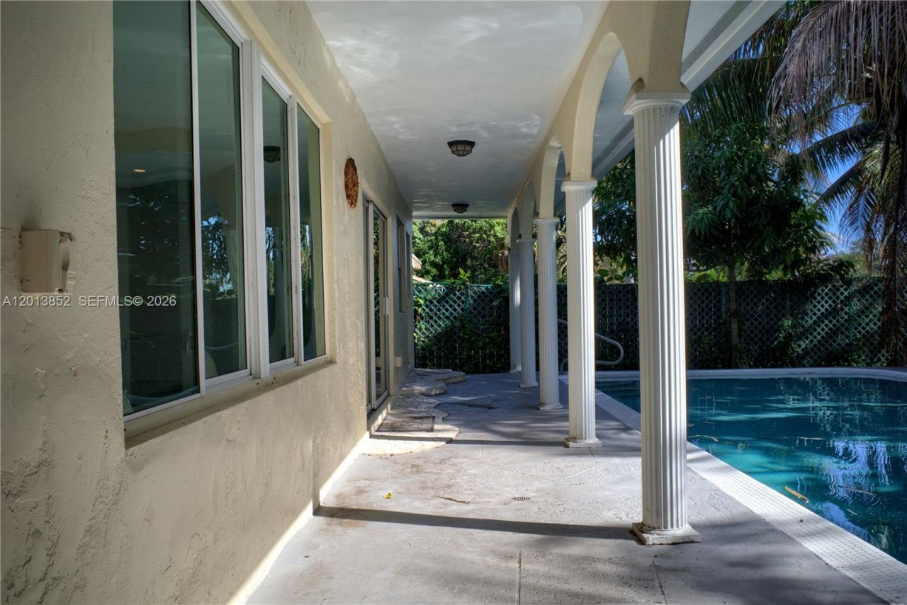 301 SW 5th St, Hallandale Beach, FL 33009 Photo
