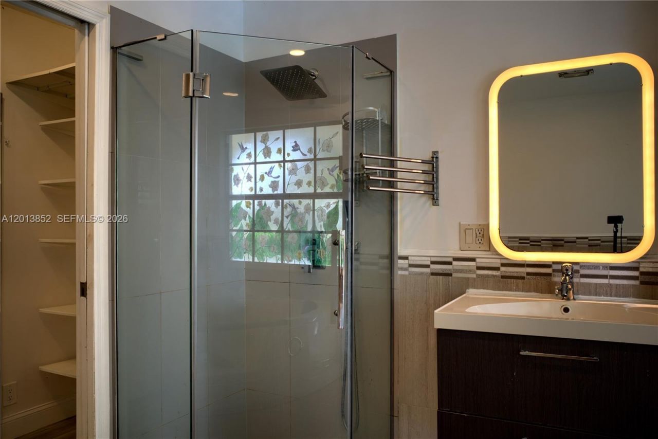 301 SW 5th St, Hallandale Beach, FL 33009 Photo