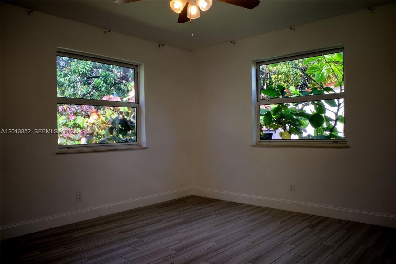 301 SW 5th St, Hallandale Beach, FL 33009 Photo