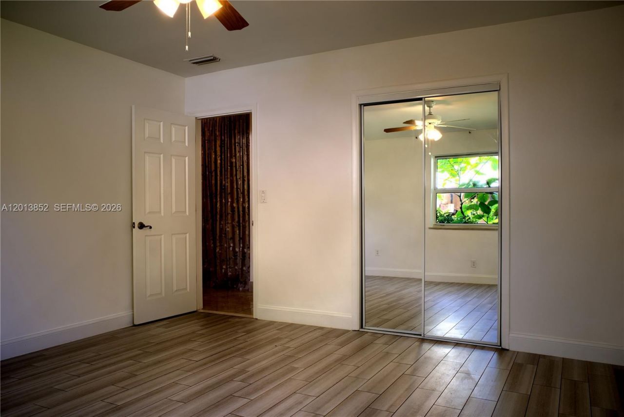 301 SW 5th St, Hallandale Beach, FL 33009 Photo