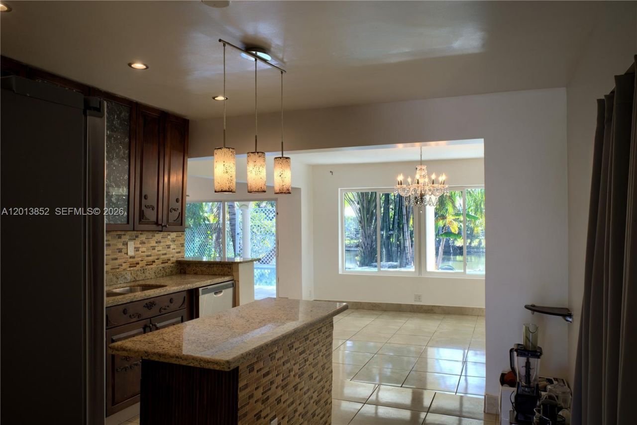 301 SW 5th St, Hallandale Beach, FL 33009 Photo