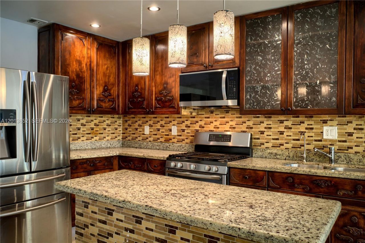 301 SW 5th St, Hallandale Beach, FL 33009 Photo