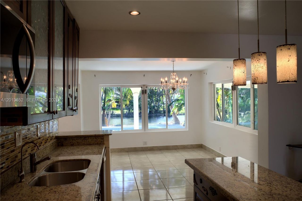 301 SW 5th St, Hallandale Beach, FL 33009 Photo