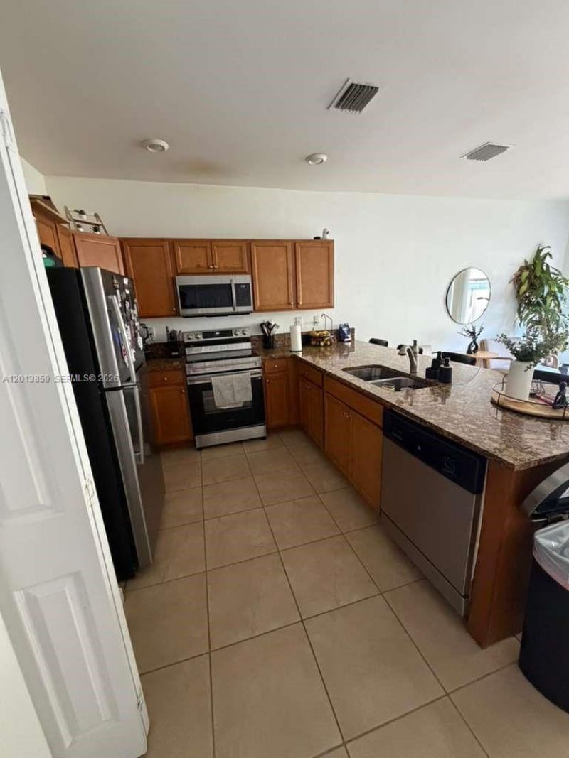 9337 W 33rd Way, Hialeah, FL 33018 Photo