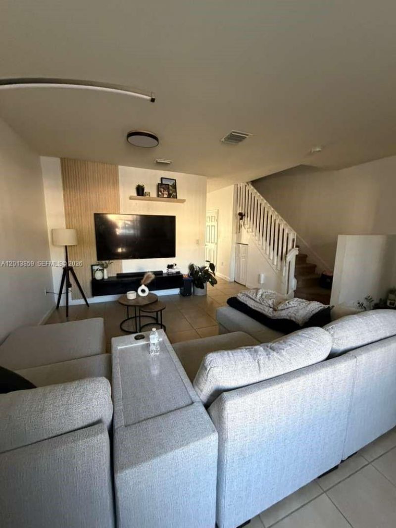 9337 W 33rd Way, Hialeah, FL 33018 Photo