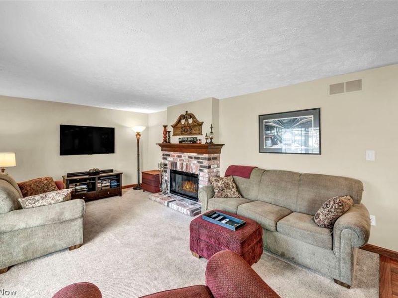 14194 Pine Lakes Drive, Strongsville, OH 44136 Photo 10
