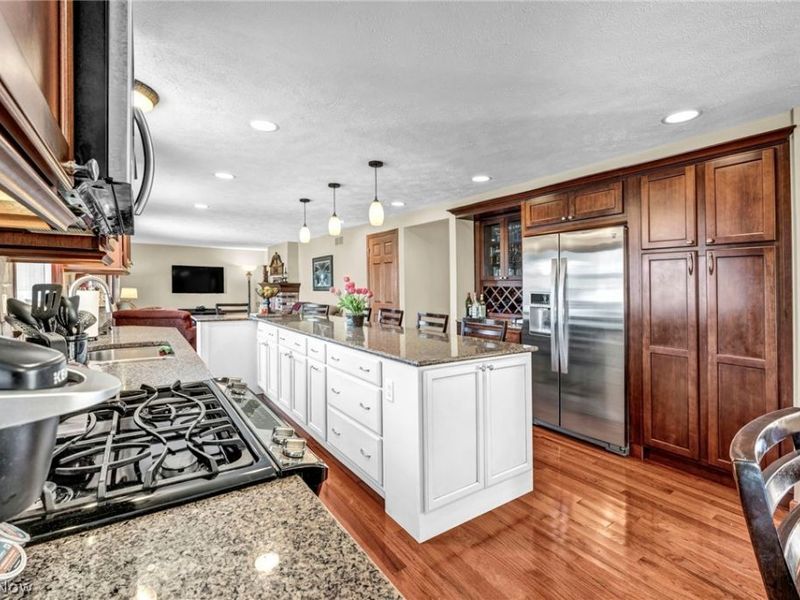 14194 Pine Lakes Drive, Strongsville, OH 44136 Photo 4