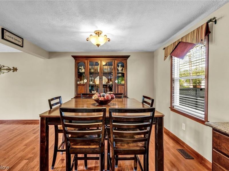 14194 Pine Lakes Drive, Strongsville, OH 44136 Photo 5
