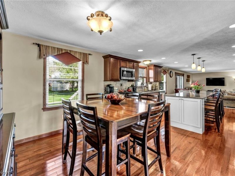 14194 Pine Lakes Drive, Strongsville, OH 44136 Photo 6