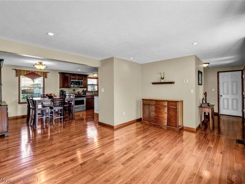 14194 Pine Lakes Drive, Strongsville, OH 44136 Photo 8