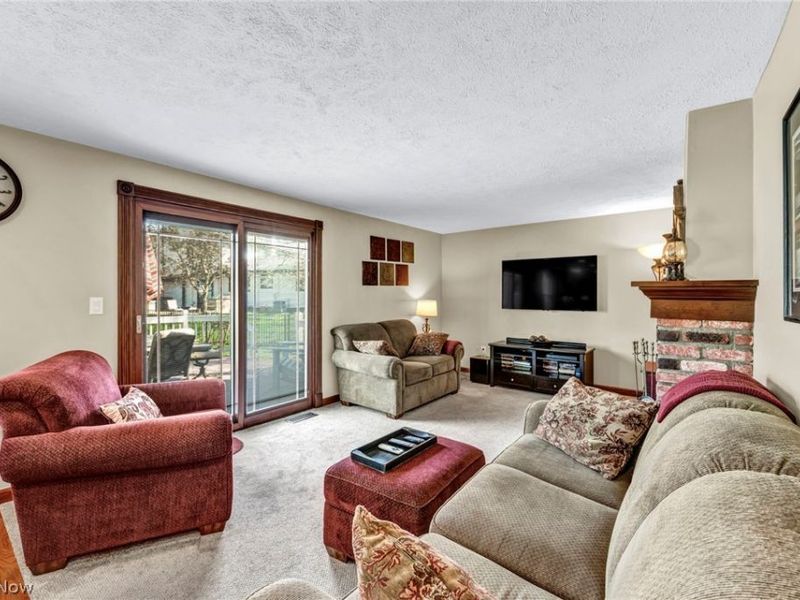 14194 Pine Lakes Drive, Strongsville, OH 44136 Photo 9