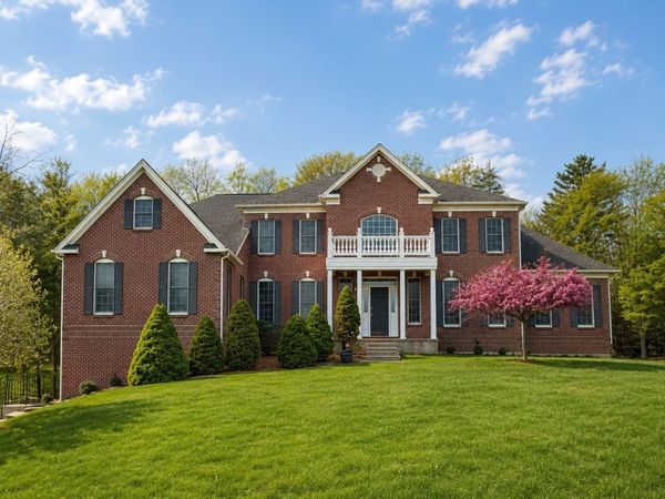 4 Summit Way, Hopkinton, MA 01748