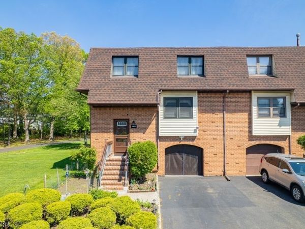1401 N Oaks Blvd, North Brunswick, NJ 08902