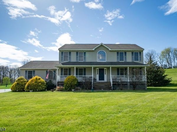 9 Carriage Ln, Hardyston, NJ 07419