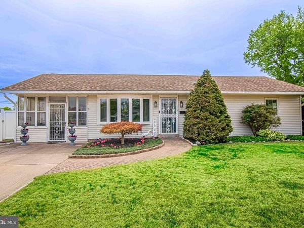 274 WYANDOTTE ROAD, FAIRLESS HILLS, PA 19030