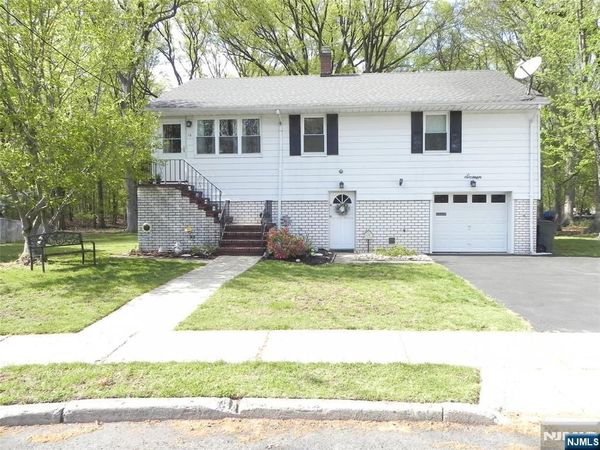 16 Seiler Court, LITTLE FERRY, NJ 07643
