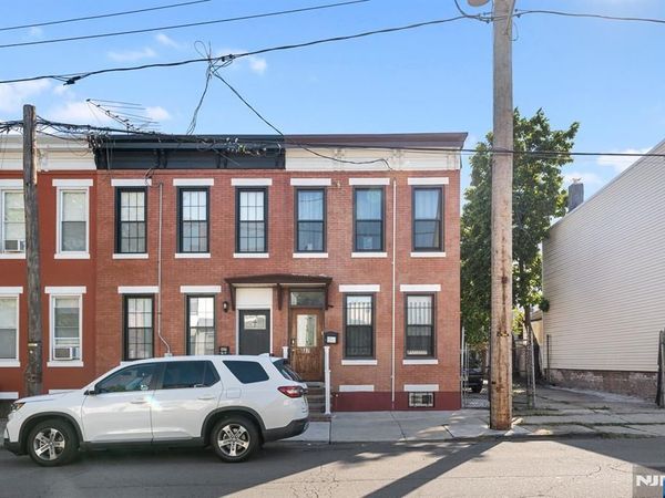 37 Emmet, NEWARK, NJ 07114
