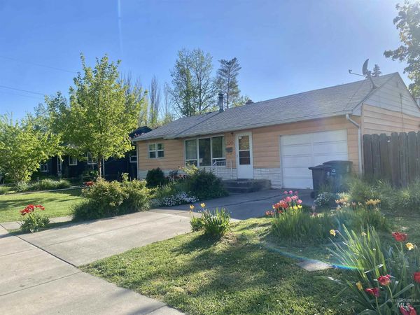 209 N Cleveland Street, Moscow, ID 83843