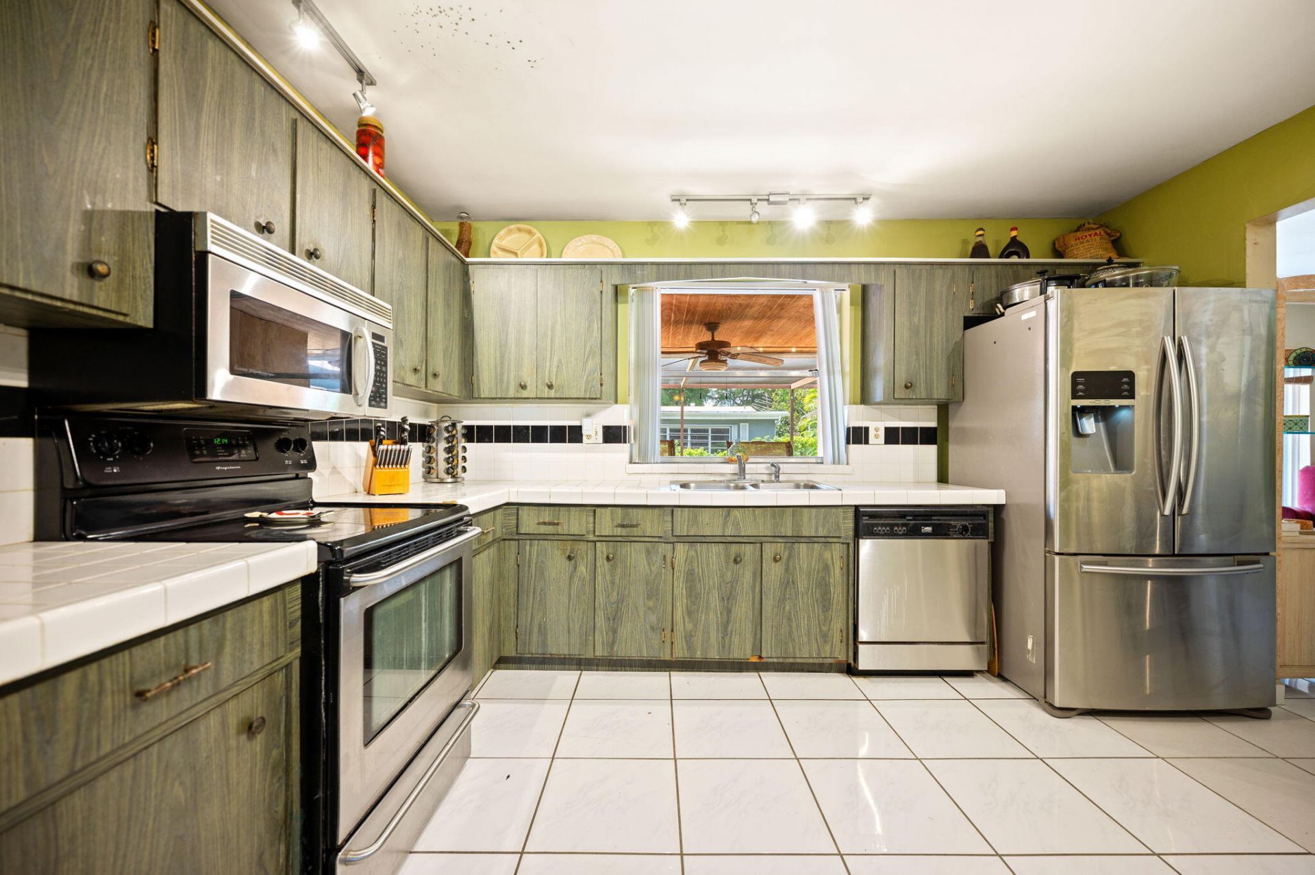 8350 NW 23rd Street, Pembroke Pines, FL 33024 Photo