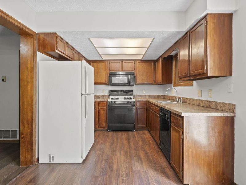 2324 Terrance Drive, Unit 74, Columbus, OH 43220 Photo 10