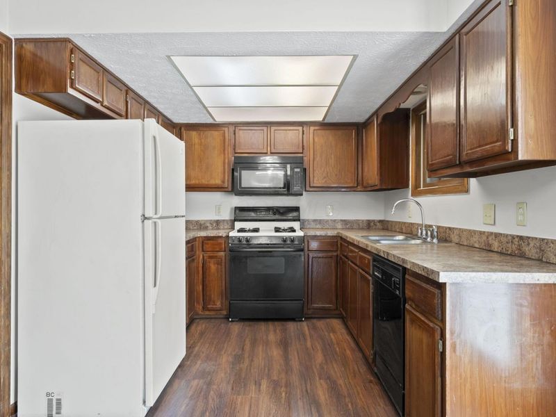 2324 Terrance Drive, Unit 74, Columbus, OH 43220 Photo 11