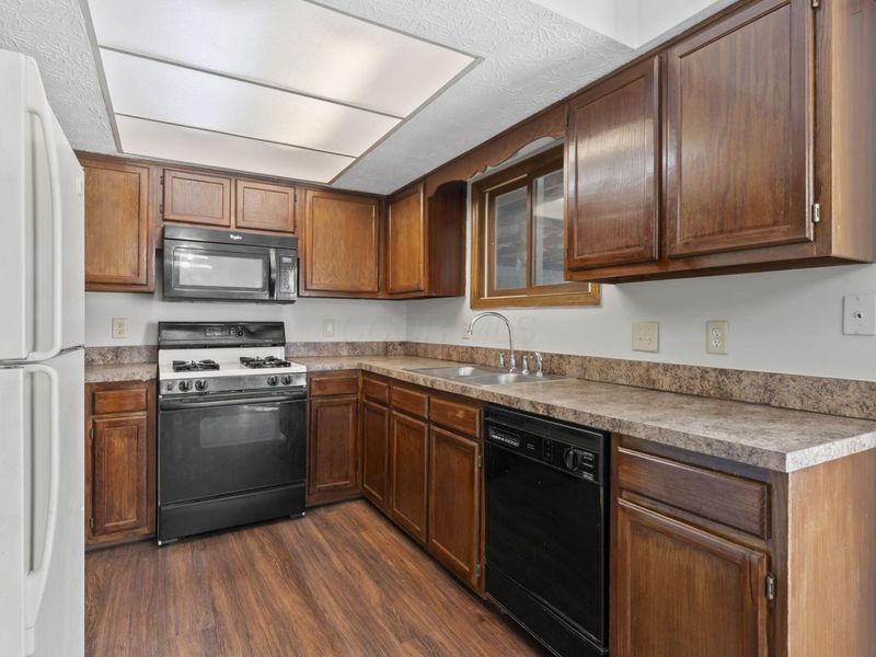 2324 Terrance Drive, Unit 74, Columbus, OH 43220 Photo 13