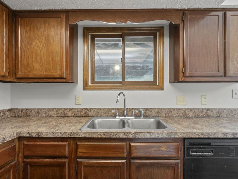 2324 Terrance Drive, Unit 74, Columbus, OH 43220 Photo 14