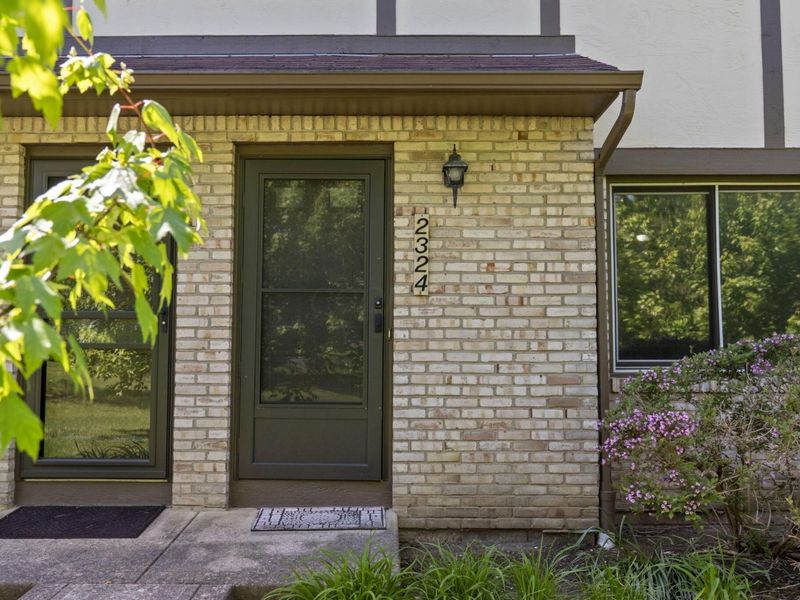 2324 Terrance Drive, Unit 74, Columbus, OH 43220 Photo 2