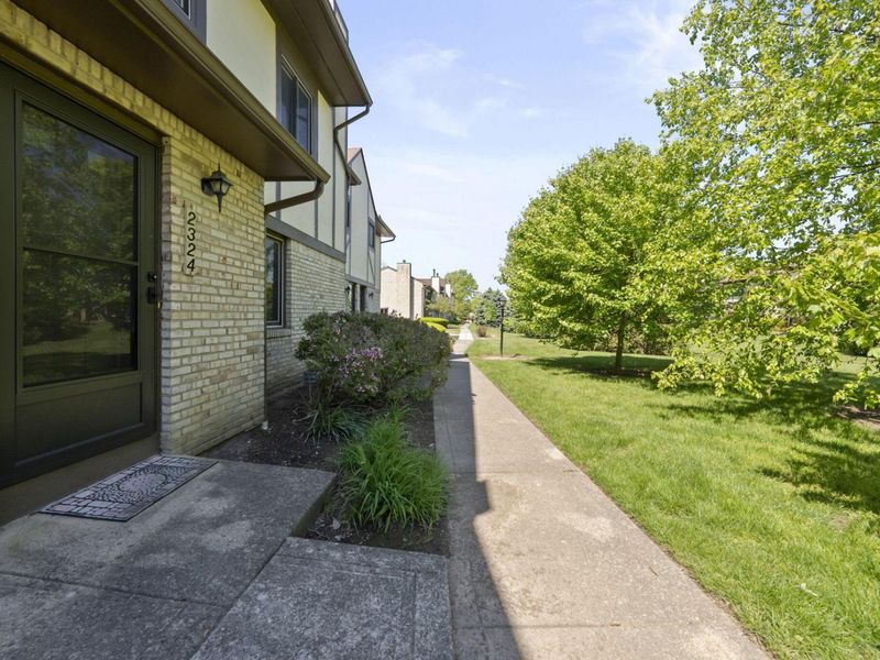 2324 Terrance Drive, Unit 74, Columbus, OH 43220 Photo 3