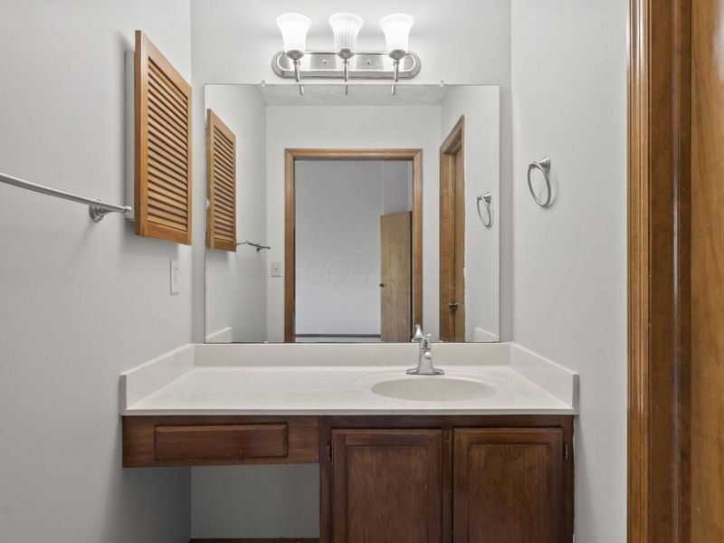 2324 Terrance Drive, Unit 74, Columbus, OH 43220 Photo 32