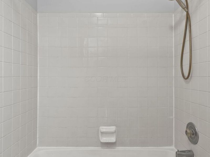 2324 Terrance Drive, Unit 74, Columbus, OH 43220 Photo 33