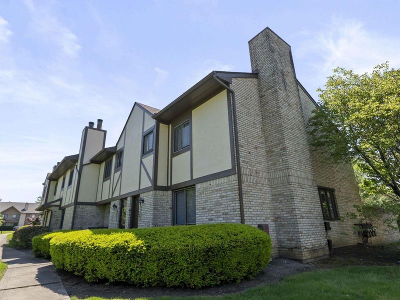 2324 Terrance Drive, Unit 74, Columbus, OH 43220 Photo 47