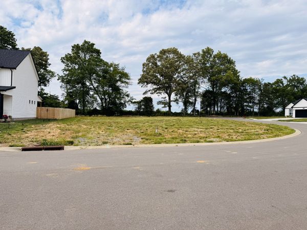 464 Herman Dr , Clarksville, TN 37042