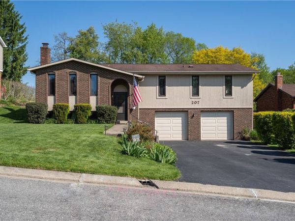 207 Manor Ct, Pittsburgh, PA 15241