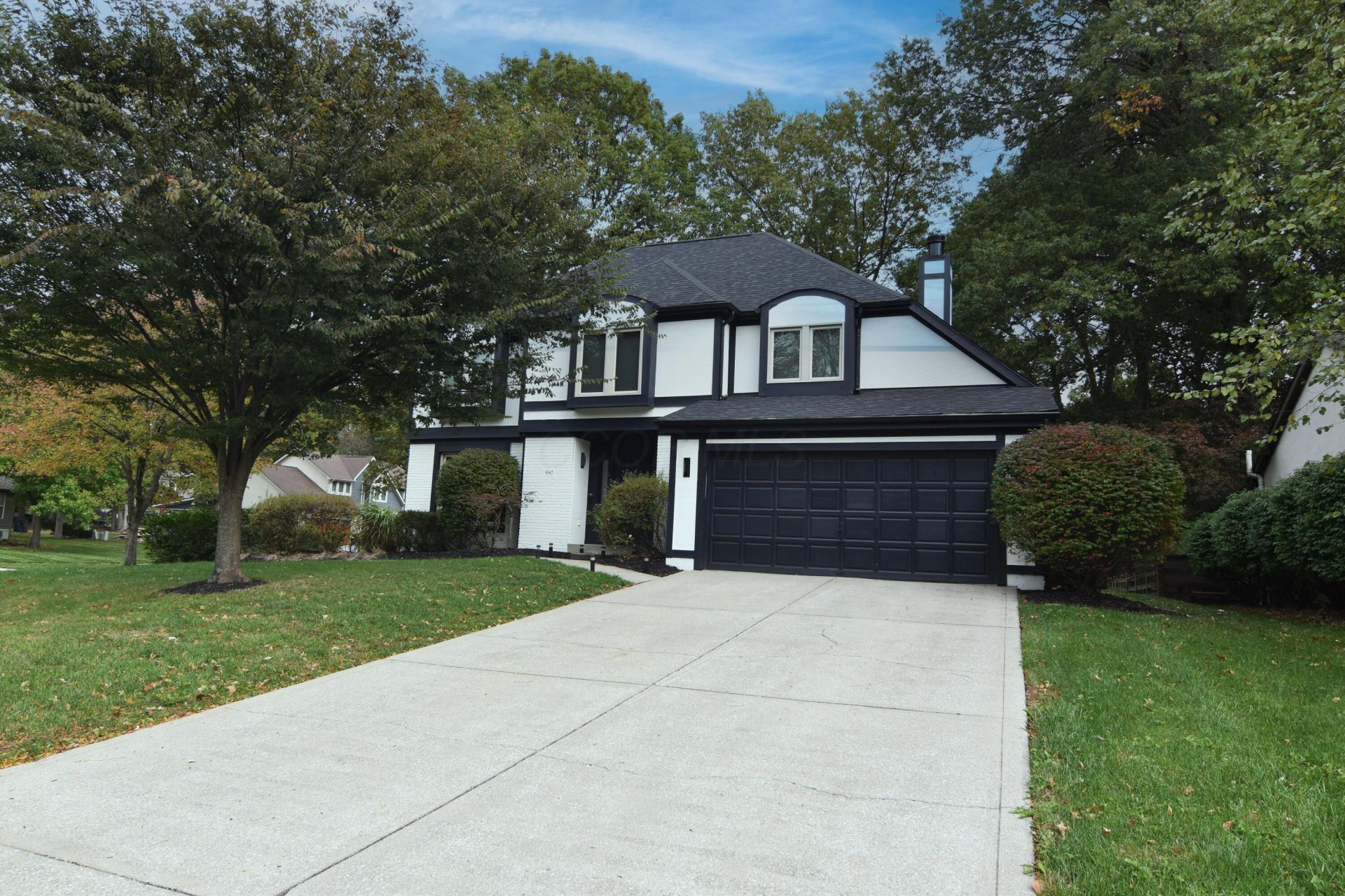 990 Venetian Way, Columbus, OH 43230 Main Photo