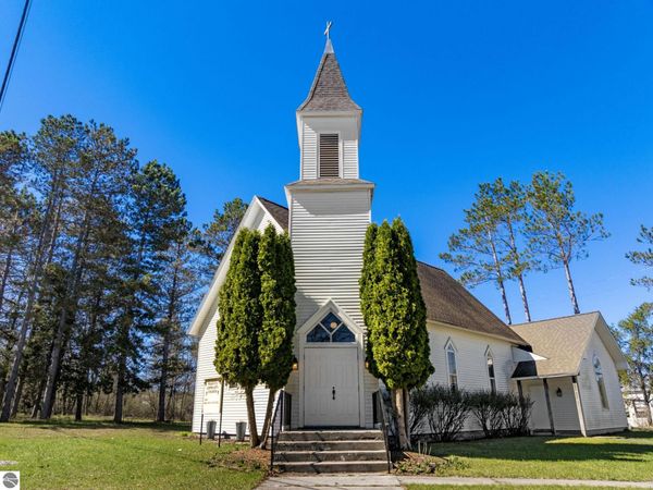 89 Church, Maple City, MI 49664