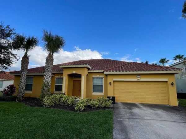 4052 OAKTREE DRIVE , DAVENPORT, FL 33837