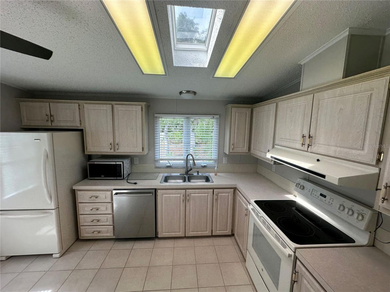 8040 Cessna Drive, Spring Hill, FL 34606 Photo