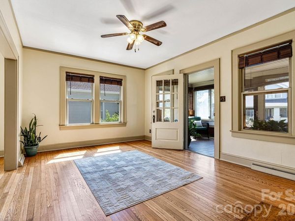 220 W 8th Street, Newton, NC 28658