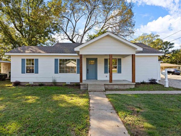 1069 Donaghey, Conway, AR 72034