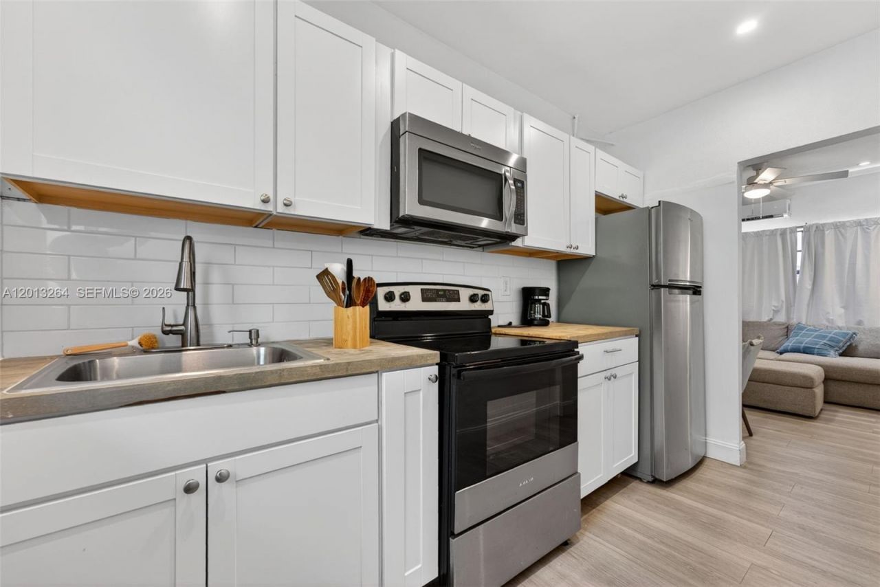 7845 NE Bayshore Ct , Unit 16, Miami, FL 33138 Photo