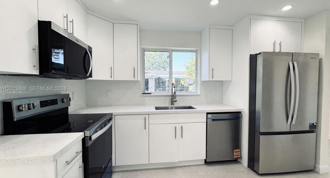8440 SW 107th St, Unit GH, Miami, FL 33156 Photo