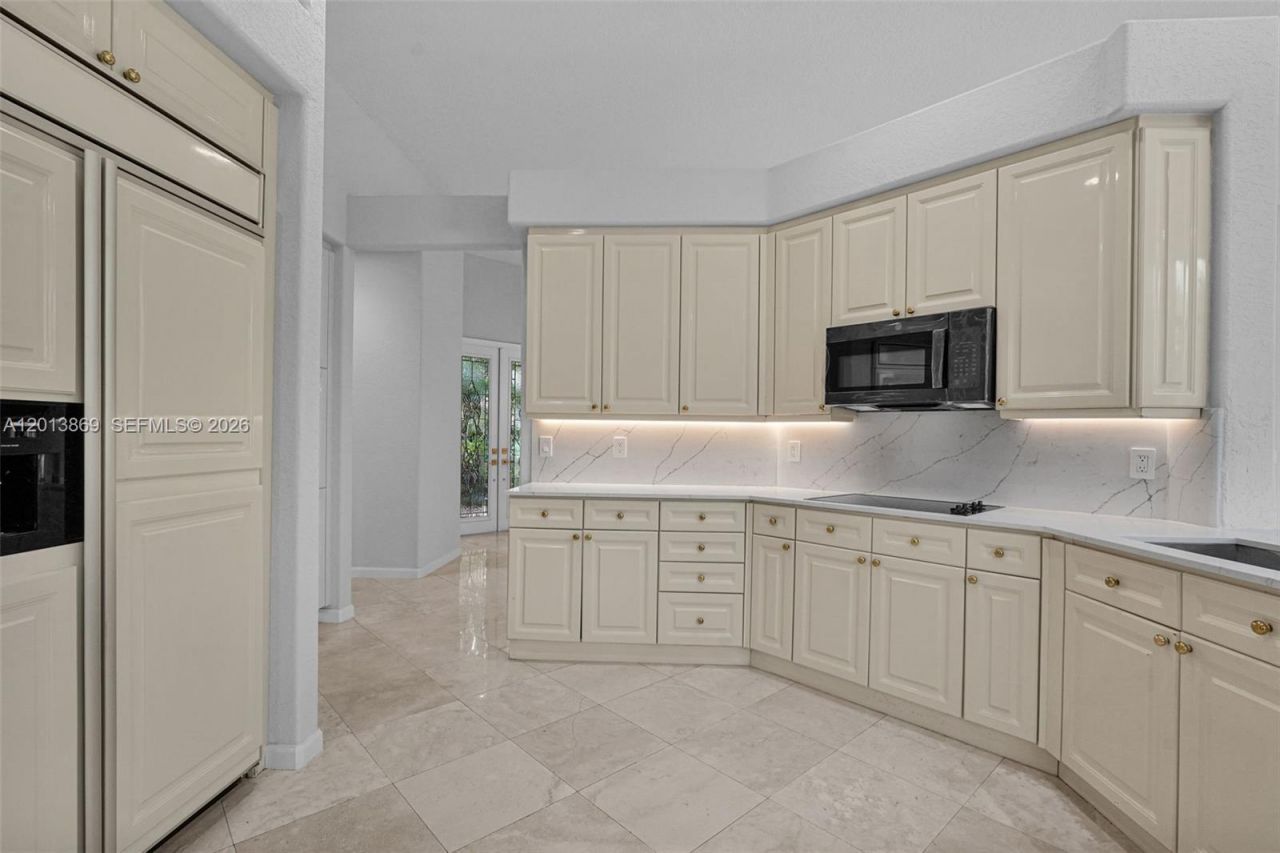 2456 Bay Isle Court, Weston, FL 33327 Photo