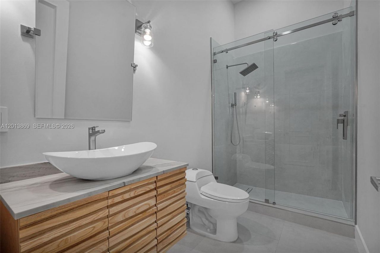 2456 Bay Isle Court, Weston, FL 33327 Photo